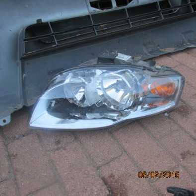 2007 Audi A4 left headlight