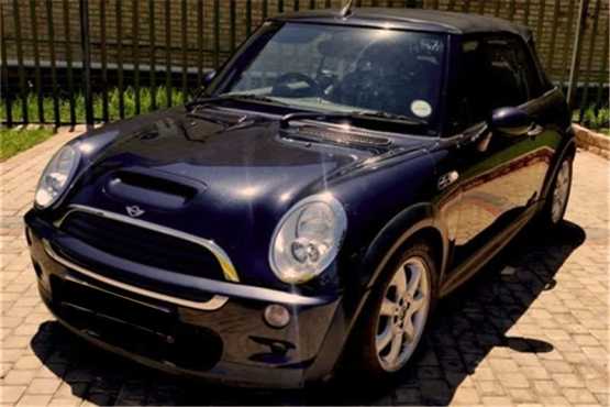 2007 Black MINI COOPER S CONVERTIBLE R70,000  Mileage  140900 km,  Year 2007 EXCELLENT CONDITION .