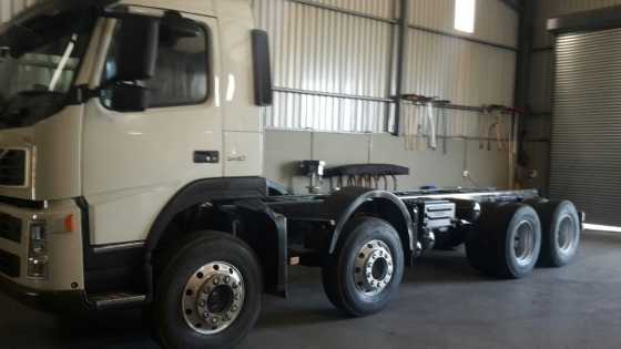 2007 chassis cab twinsteer volvo 340