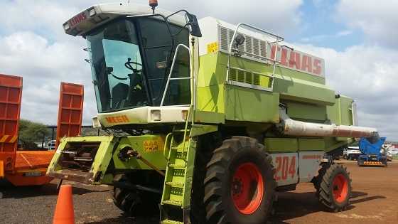 2007 CLAAS 204 DOMINATOR HARVESTER