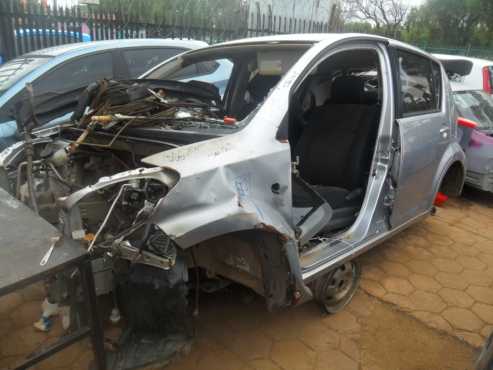 2007 daihatsu sirion stripping for spares