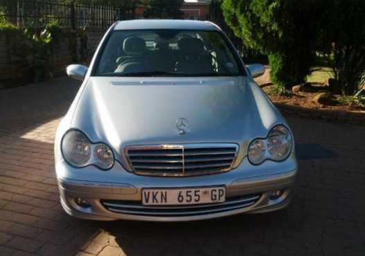 2007 Mercedes-Benz C-Class C180 Elegance 4dr Auto for sale