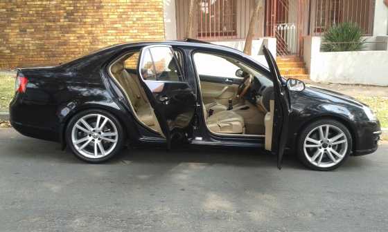 2007 model vw Jetta 5 2.0  Comfortline for sale R97,000.00. neg