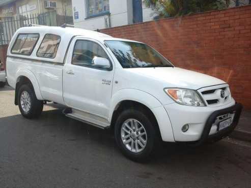 2007 Toyota Hilux 2.7 raider for sale. in good condition for more info call us on 0735100753