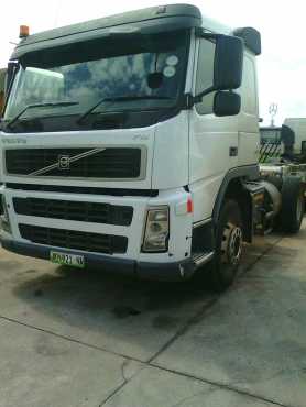 2007 VOLVO FM400 SINGLE DIFF TRUCK FOR SALE.