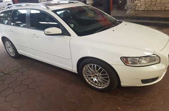 2007 volvo v50 d5 auto