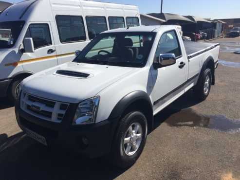 2008 Isuzu KB 300 D-Teq LE SCab Bakkie for sale