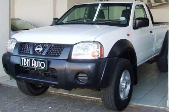 2008 NISSAN NP 300 2.4I LWB Hi Rider Bakkie