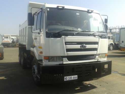 2008 Nissan UD440 10 cube tipper for sale