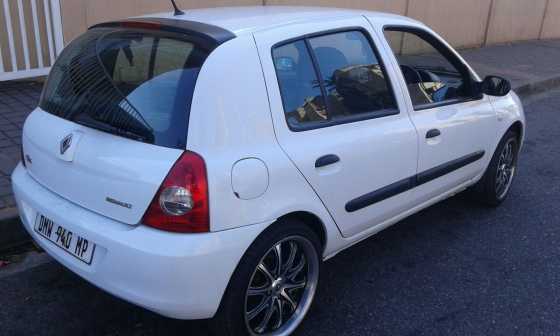 2008 Renault Clio 1.6 for sale.