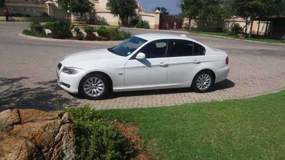 2009 BMW 320i