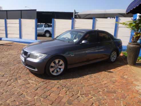 2009 BMW 320i (E90)