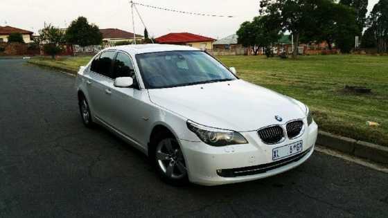 2009 BMW 523i Automatic