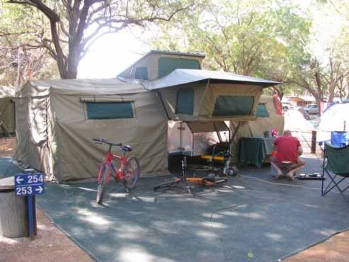 2009 Conqueror Commander Caravan with Geyser