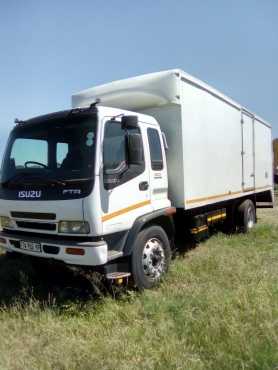 2009 Isuzu FTR 800 closed body