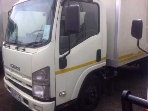 2009 Isuzu NMR250 2.5ton with volume body