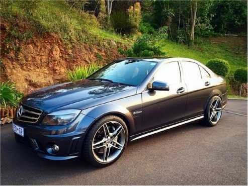 2009 Mercedes-Benz C63 AMG PERFORMANCE PACK