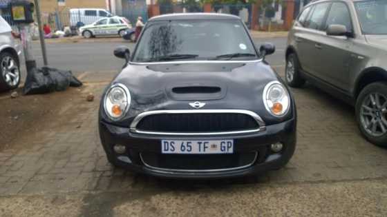 2009 Mini Cooper S, Black with 117000km available now R 115,000 This is a very nice car for cheap p