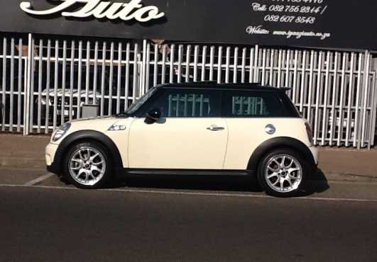 2009 Mini Cooper S Facelift  - Extremely Well Kept - For Sale