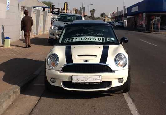 2009 Mini Cooper S Flift -Absolutely Stunning-