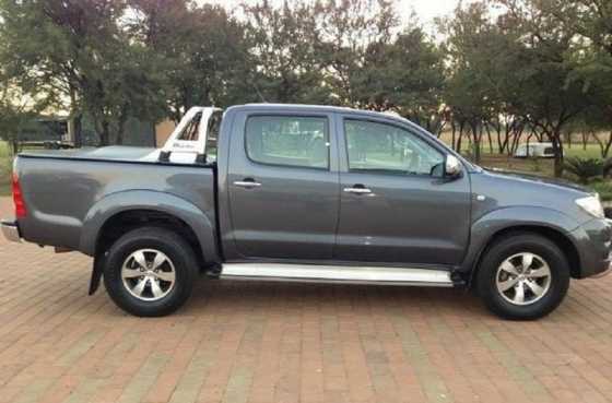 2009 TOYOTA HILUX 4X4 V6 DC AUTOMATIC