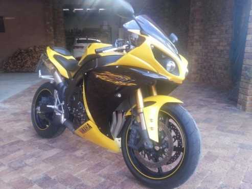 2009 Yamaha R1 (Big Bang)