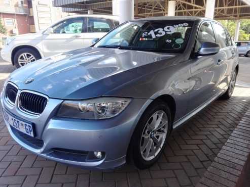 2010 BMW 320i AT.