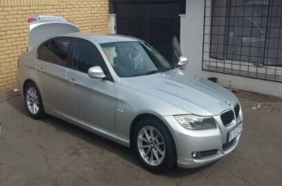 2010 BMW 320i E90