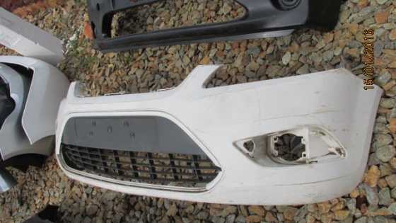 2010 Ford Focus front bumper