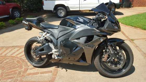 2010 Honda CBR600R bargain with only 1880km on clock