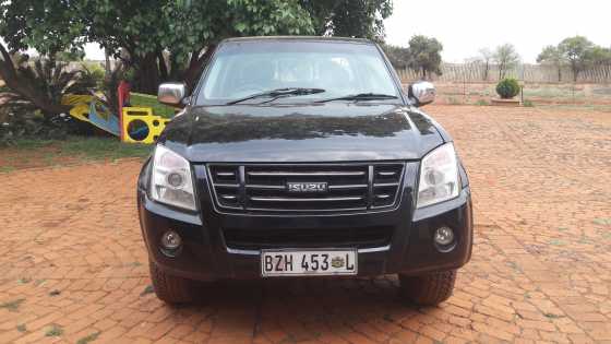 2010 Isuzu 250 D-Tec dc