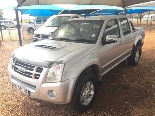 2010 Isuzu KB 300 D-Teq LX Double Cab 4x4 Bakkie for sale