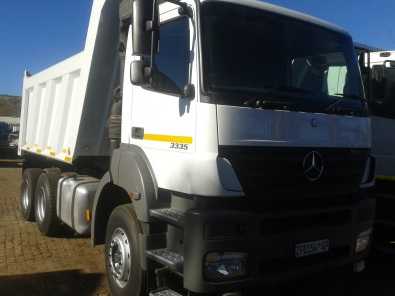 2010 Mercedes Benz 3335 10m Tipper