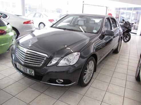 2010 Mercedes Benz E300 Elegance AT - R 299 900 - Karen 0827514596