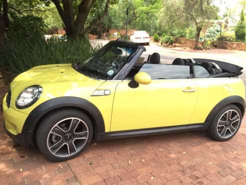 2010 Mini cooper S convertible with low millage