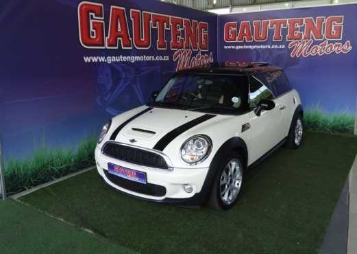 2010 Mini Cooper S Manual in excellent condition R139900