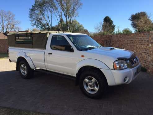 2010 Nissan NP300 2.5 Tdci lwb Hi rider 4x2