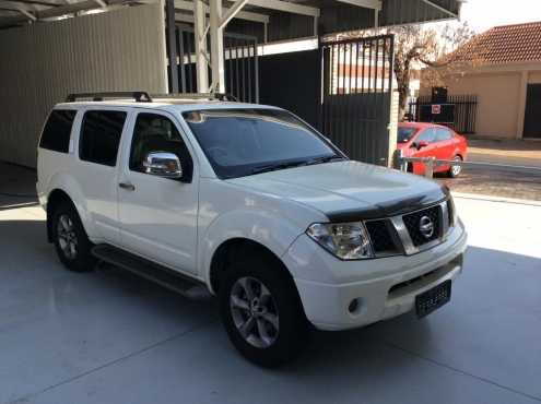 2010 Nissan Pathfinder 2.0 V6 LE AT (L342)