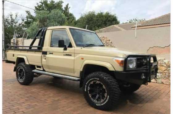 2010 Toyota Land Cruiser PICK UP V6 TRD SUPERCHARGE for sale R 420 000