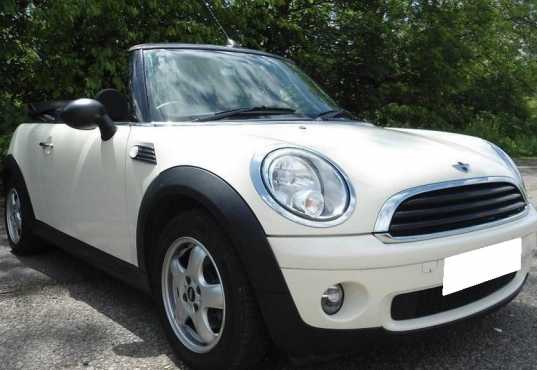 2010 WHITE MINI ONE CONVERTIBLE PETROL 1.6  40950 km