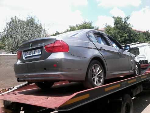 2011 BMW 320i AT accident damaged