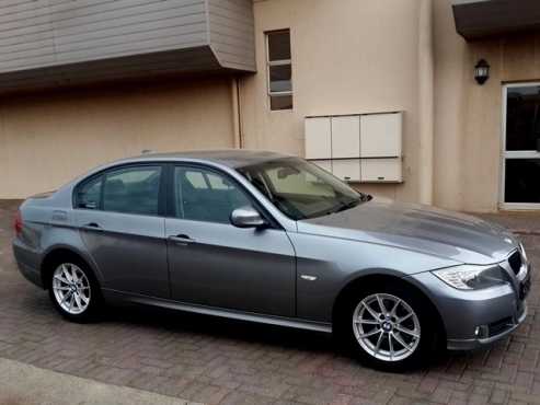 2011 BMW 320i E90 AT  75,000km