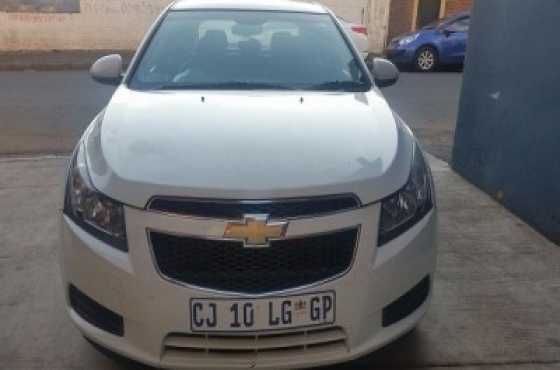 2011 chevrolet  cruze 1.6l  white