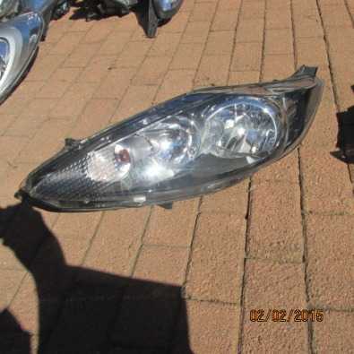 2011 Ford fiesta left headlight