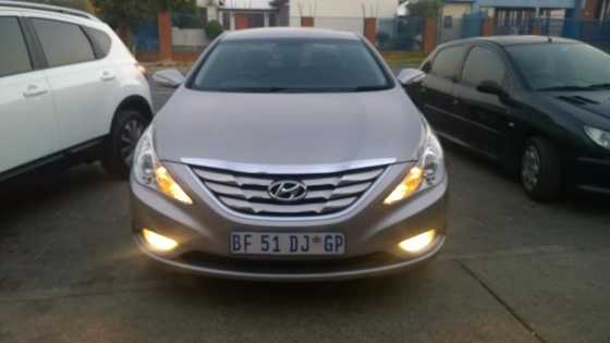 2011 Hyundai Sonata in good condition for 135000, finance available