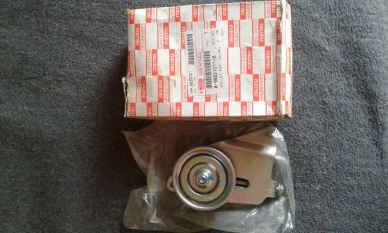2011 Isuzu tensioner pulley complete