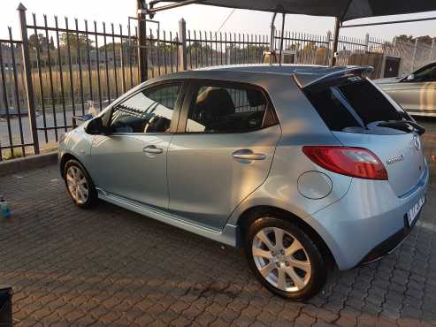 2011 Mazda 2 Dynamic 1.3 Hatch Back.