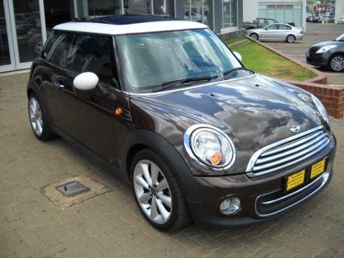 2011 mini cooper  97000km R129950