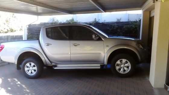 2011 MITSUBISHI 2.4 TRITON DOUBLE CAB