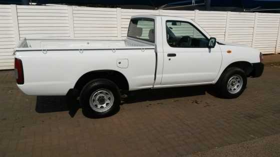 2011 Nissan Np300 2.0 Petrol